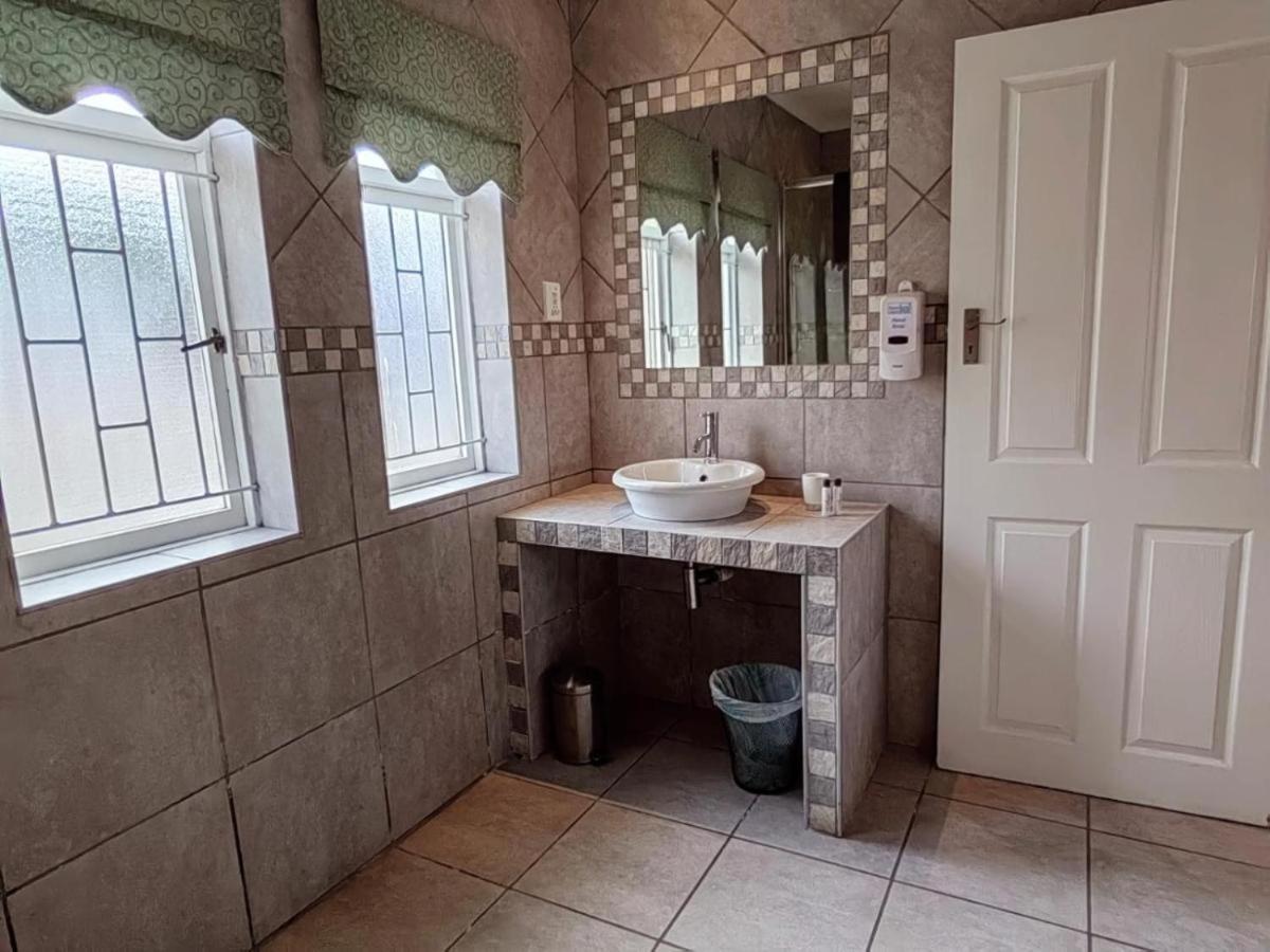 Aviators Paradise Guest House Mossel Bay Eksteriør billede